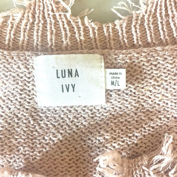 Luna Ivy Pink Distressed Hem Knit Sweater M/L Cropped Grunge Raw Edge Pullover - Picture 2 of 6